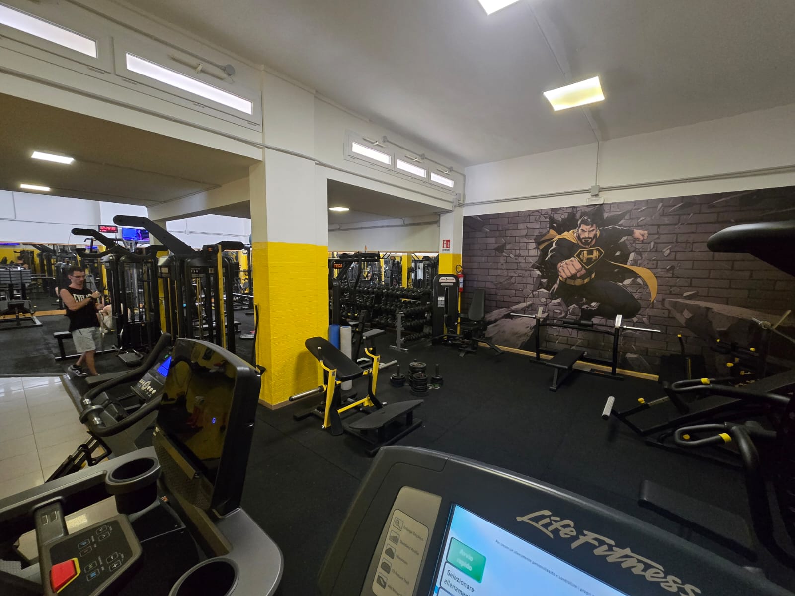 Interno palestra Hero Gym Giovinazzo